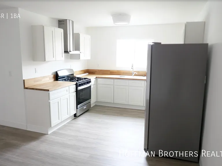 923 W 41st Dr #923 — Photo 2