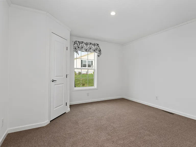 Pine Manor — Photo 12