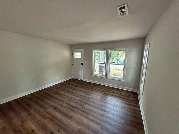 5th image of 1101 Opal St