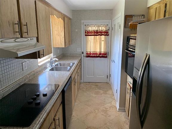 4th image of 446 Tullis Ave