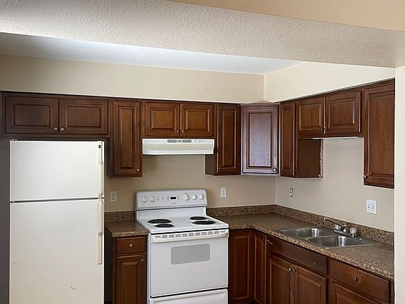 2nd image of 1533 W Denton Ln APT 7