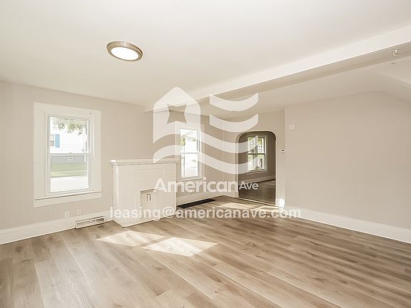 971616_003_living_room_4.jpg