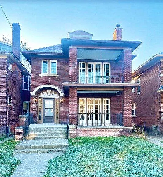 4 bed, 1.0 bath, 1560 sqft, $1,500 — Photo 1