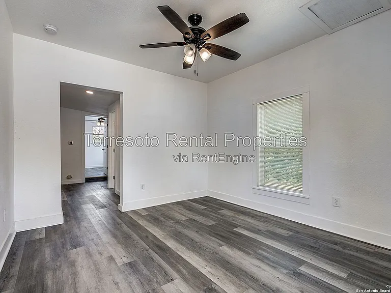 611 Rochambeau St — Photo 8