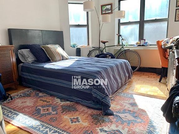 3rd image of 337 W 43rd St #5S