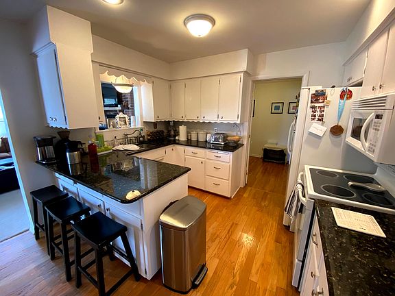 3rd image of 317 Orchard Dr