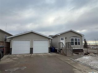 4 7th Ave SE, Weyburn, SK S4H1Z2