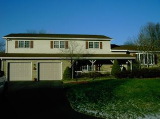 2525 Douglas Dr, Zanesville, OH 43701