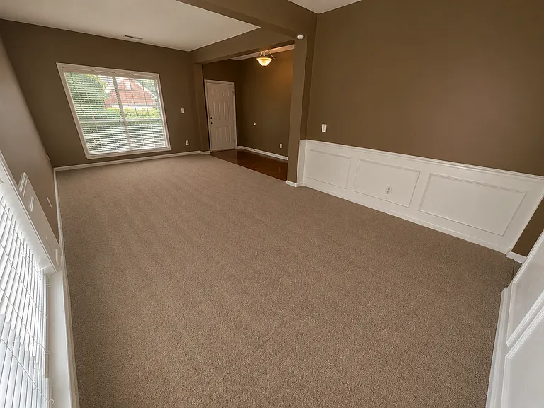 4461 Canterbury St — Photo 5