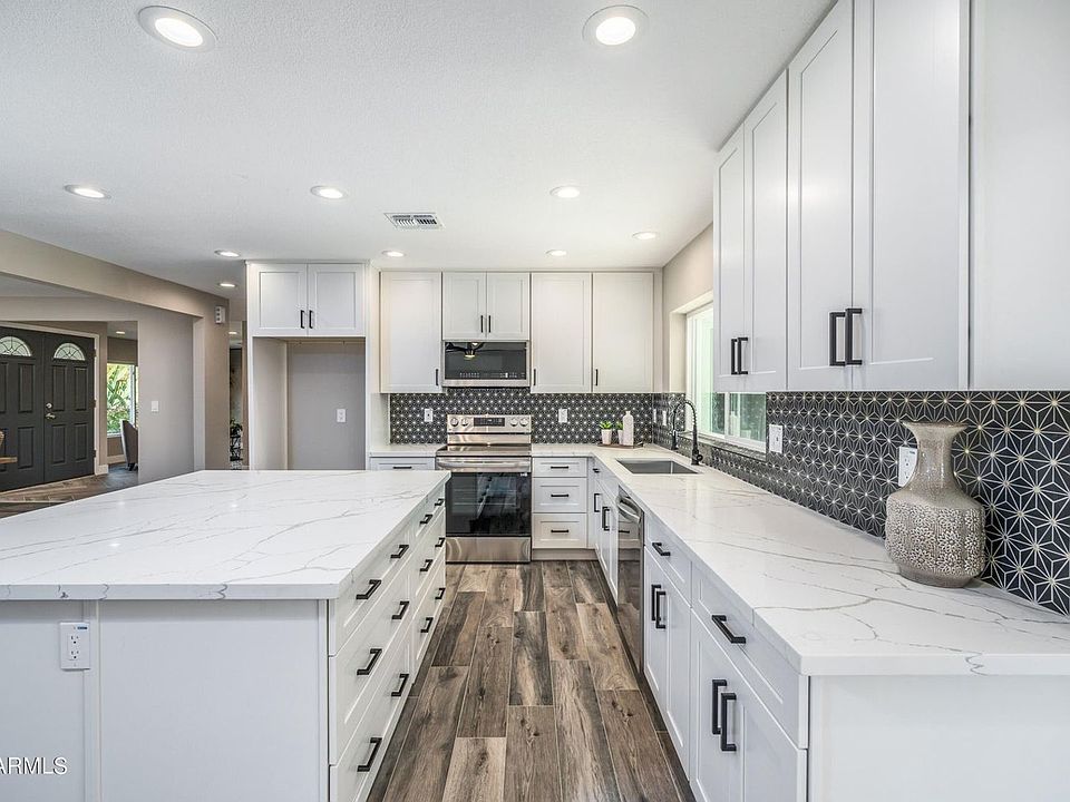 1st image of 5017 E Acoma Dr