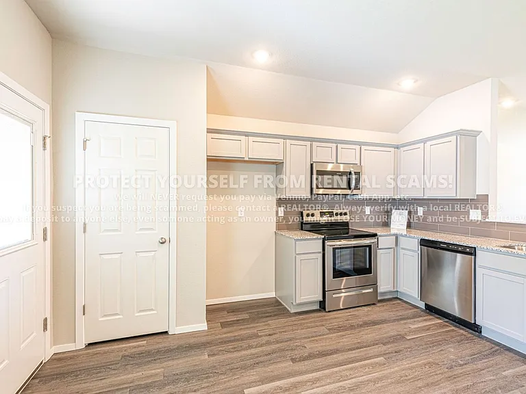 1151 E Sparrow Cir — Photo 5