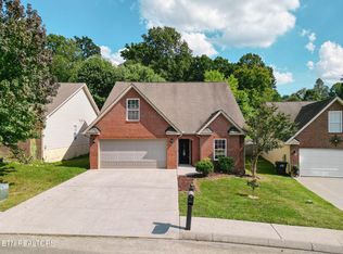 10336 Iverson Ln, Knoxville, TN 37932