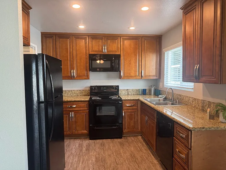 West Fifth Apartments — Photo 151