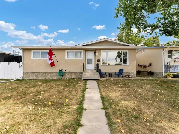 805 W 1st St SE, Redcliff, AB T0J 2P0