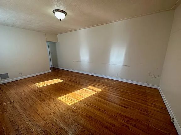 4th image of 36-20 168th St #6C