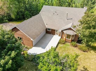 7310 Dahlgren Rd, Chaska, MN 55318
