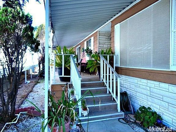 3rd image of 4228 Castlewood St