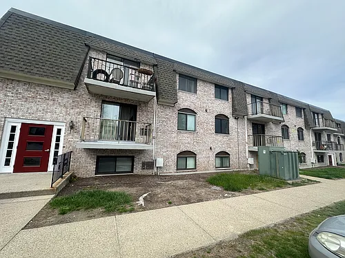 40 High St #305 Photo 1