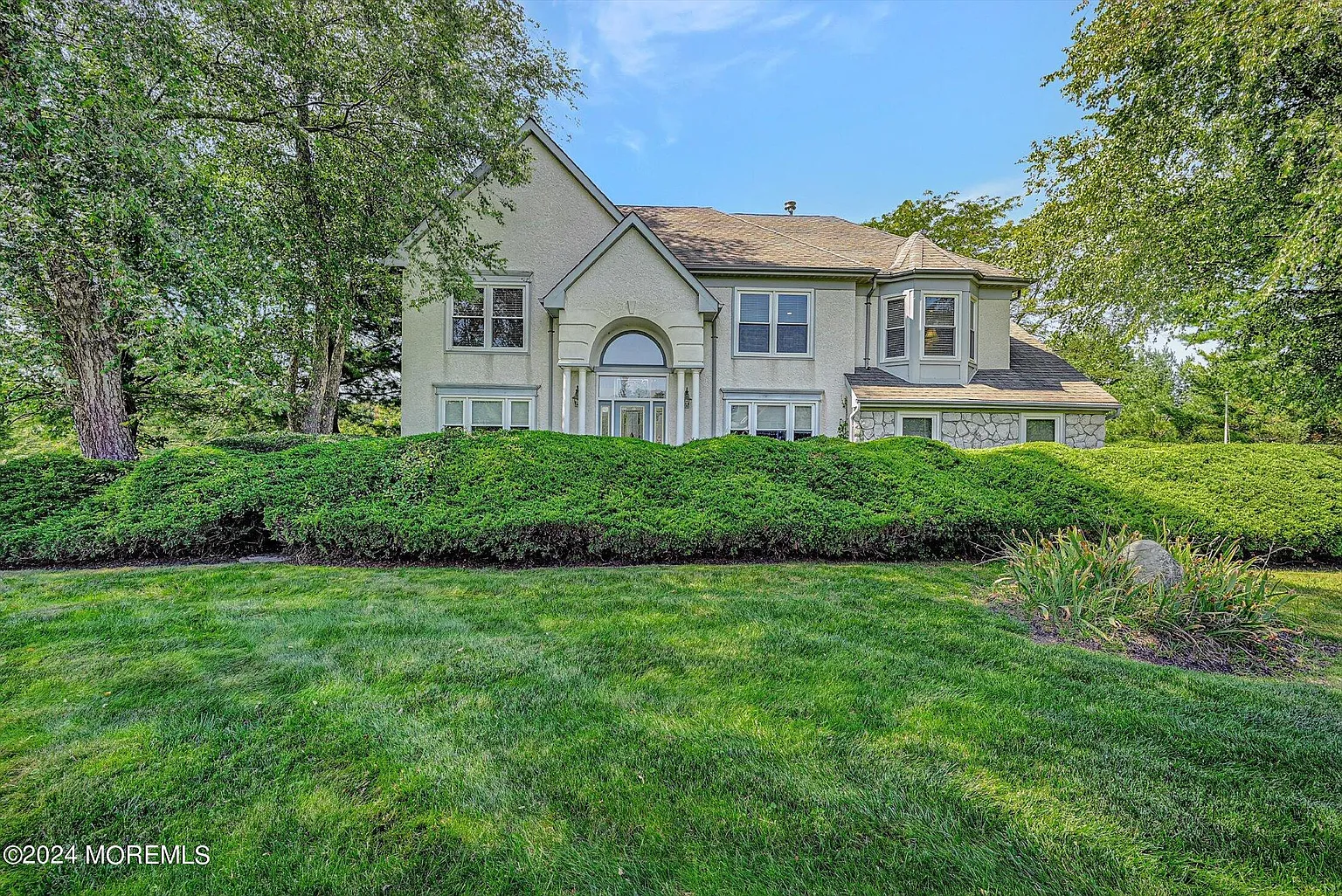 4 Hampton Hollow Drive photo 1