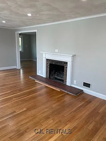 21 Woburn St — Photo 5