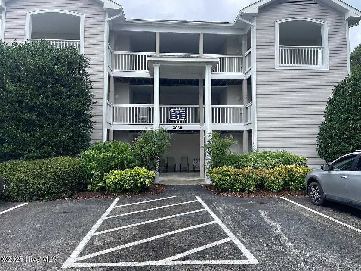 Building Photo - 3030 Marsh Winds Cir #302