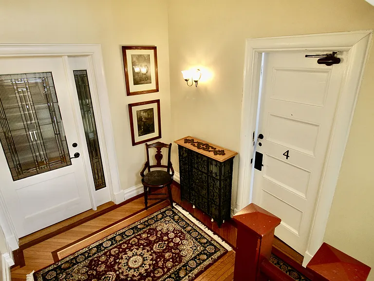 39 N Mountain Ave #5 — Photo 6