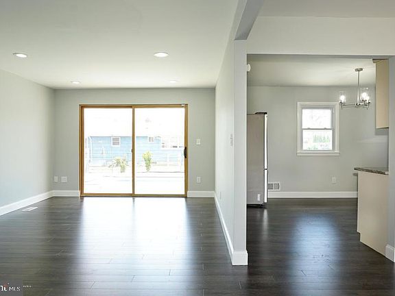 5th image of 809 Beachwood Blvd