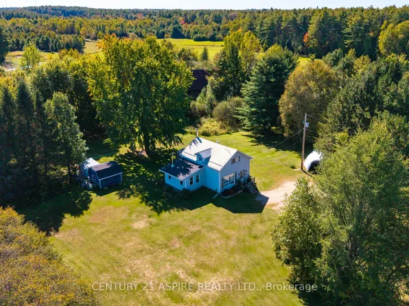 1085 Forest Lea Rd, Laurentian Valley, ON K8A 6W6