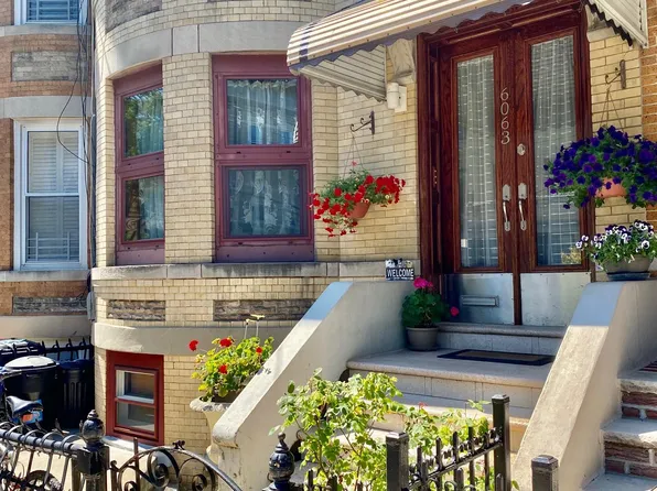 6063 71st Ave, Ridgewood, NY 11385