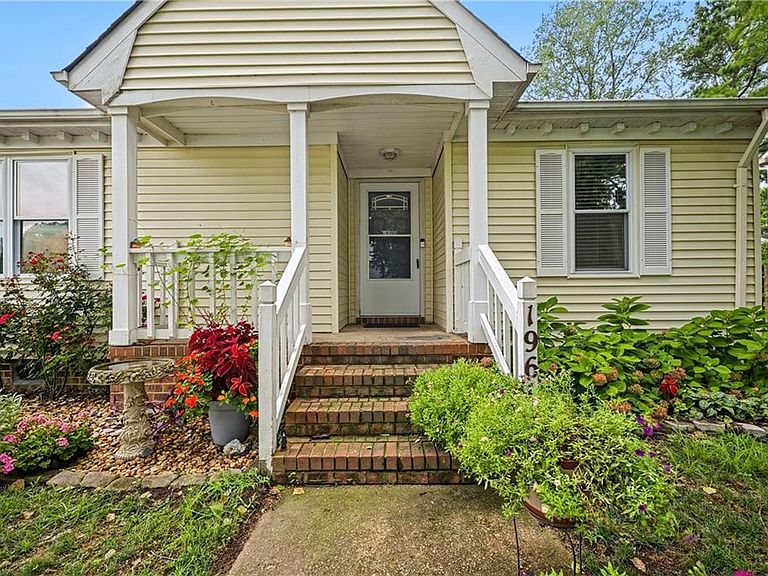 Listing photo 2