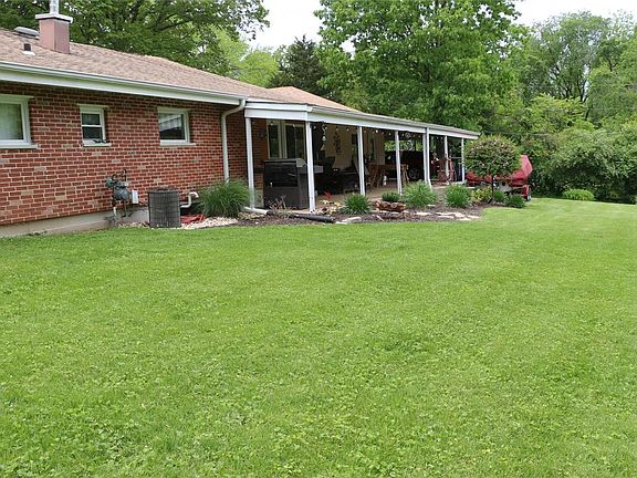 Large covered back patio.