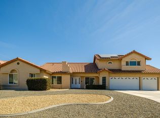 16367 Ridgeview Dr, Apple Valley, CA 92307