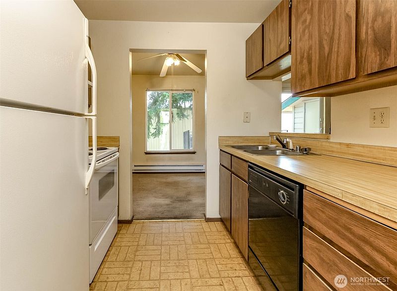 3rd image of 1102 8th Street NE #4