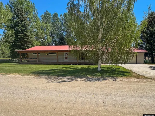 1240 Raintree Dr, Riverton, WY 82501