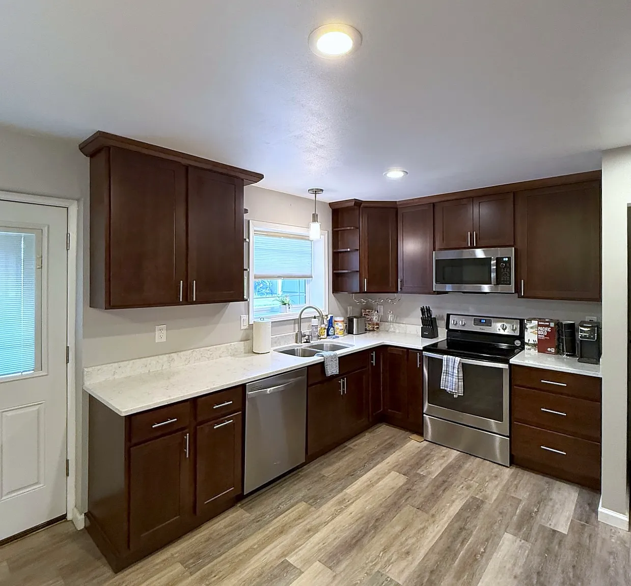 2 bed, 1000 sqft, $2,250 — Photo 2