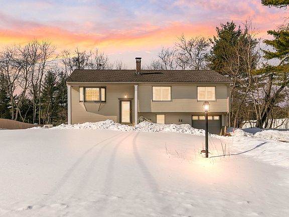 3rd image of 320 Post Road