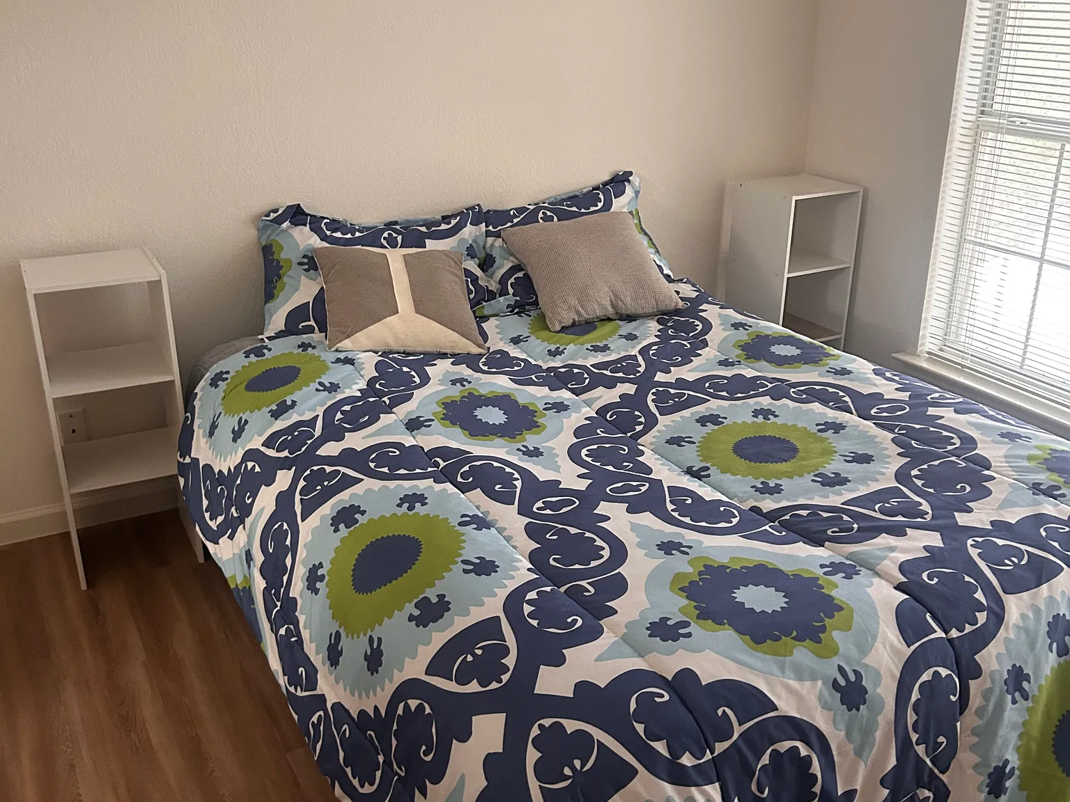 2 bed, 1041 sqft, $900 — Photo 1