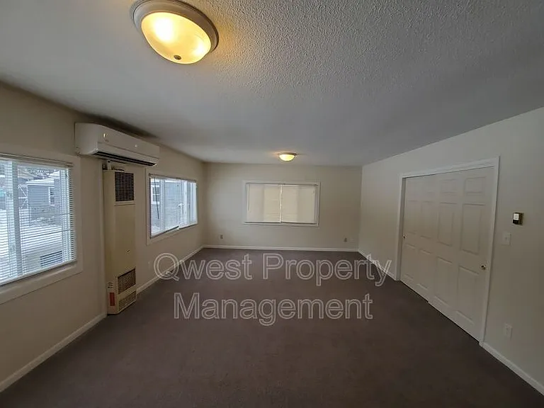 1647 Mason St NE — Photo 8
