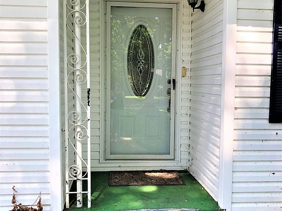 4th image of 2910 Willow St