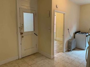 24-42 43rd St #4R, Astoria, NY 11103
