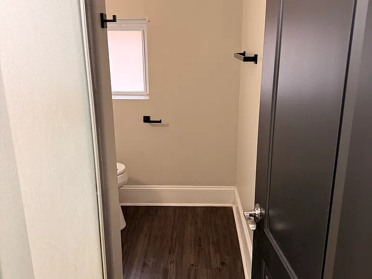 2531 Elmwood Ave — Photo 10