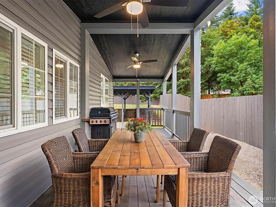 1st image of 1720 193rd Avenue SW