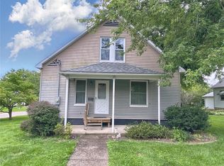 402 Hunt Ave, Hillsboro, IL 62049