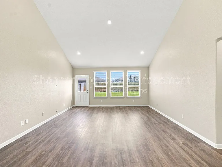 32311 Melbrooke Dr — Photo 5