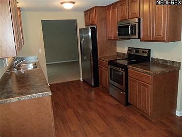 3rd image of 4739 Southbrook Dr