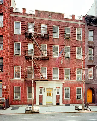 Rented by Metropolitan Equities | media 10