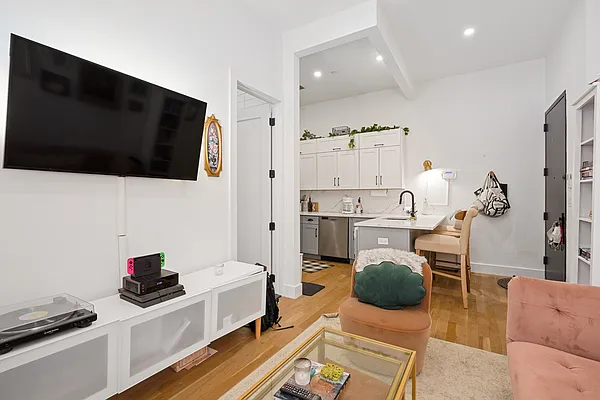 Rented by Home by Choice LLC | media 12