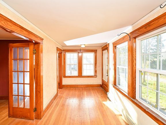 3rd image of 99 Coney St