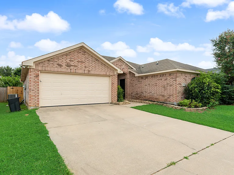 1913 Wahoo Dr — Photo 3