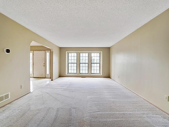 5th image of 430 Schyler Way